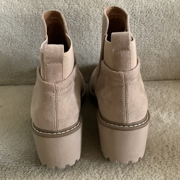 Dolce Vita Cream Ankle Booties - Picture 4 of 6